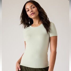 NWT Athleta RENEW SEAMLESS CREWNECK TEE celedon tint S